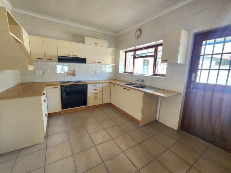 3 Bedroom Property for Sale in Bergzicht Western Cape